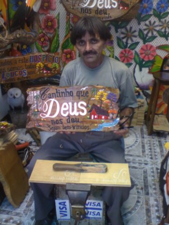 ARTESÃO EM MADEIRA